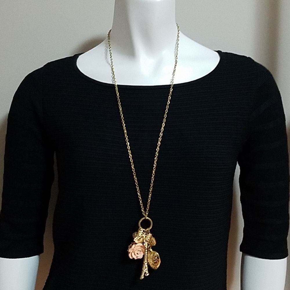Etc!Gold Tone Eiffel Tower & Hearr Necklace